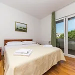 Three-bedroom Kastel Kambelovac With Sea View 01 *