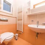 Three-bedroom Kastel Kambelovac With Sea View 01 Apartamento *
